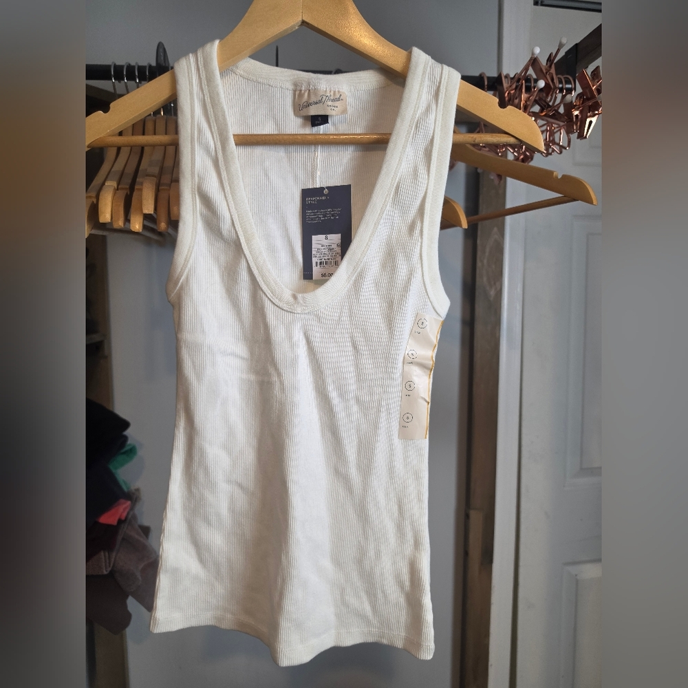 Universal Thread Cream Ribbed Scoop Tank Top